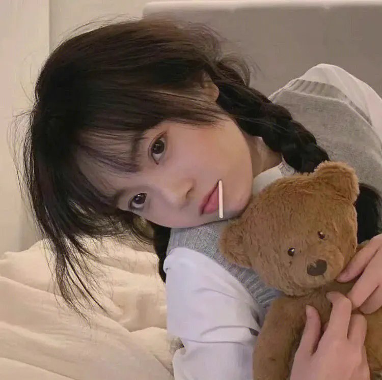 燕子与鹦鹉